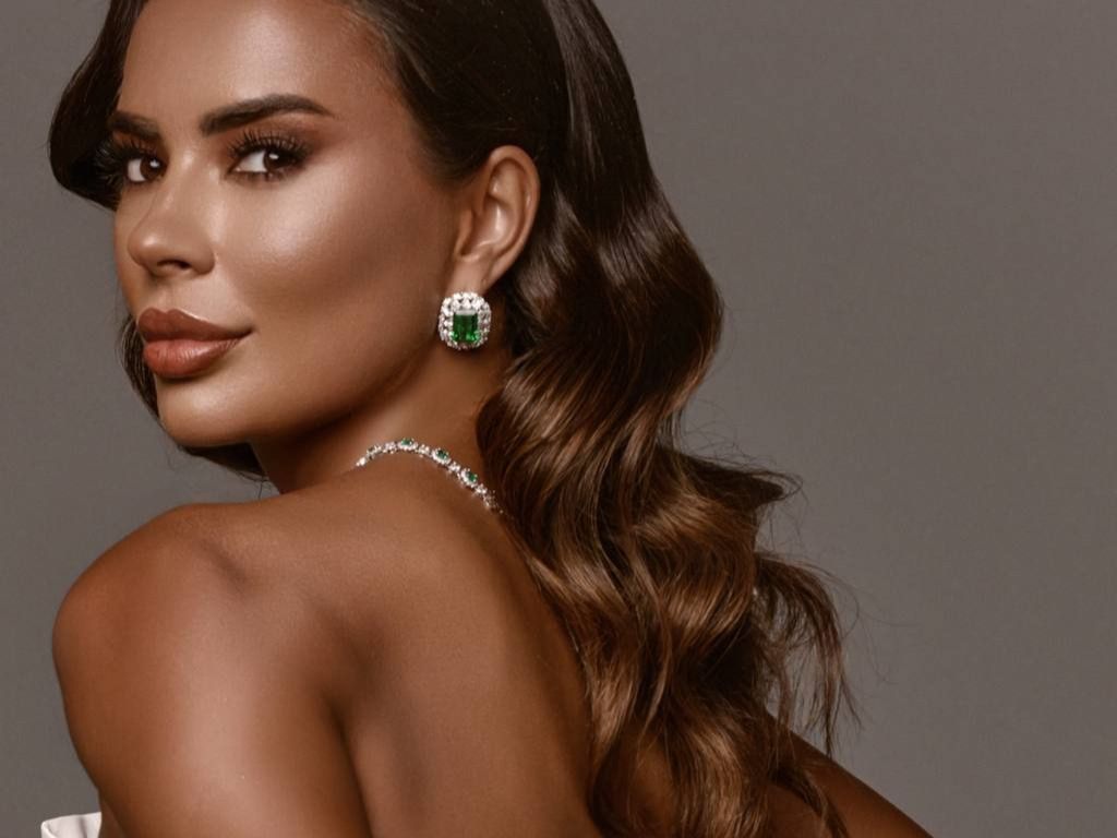Verde Royale Emerald Halo Stud Earrings